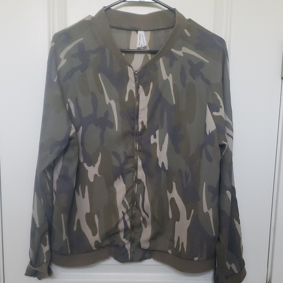 Live 4 Truth Green Bomber Jacket with Stylish Design - Picture 1 of 5